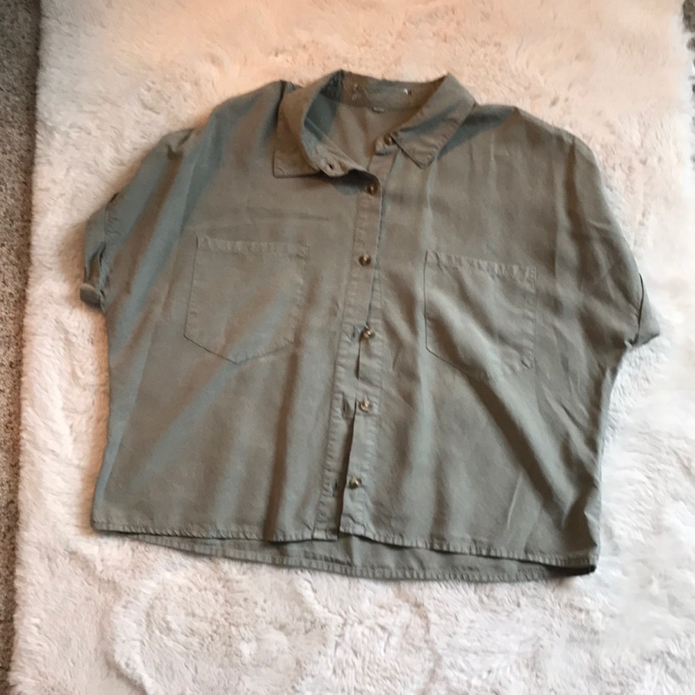Green button down shirt NWOT